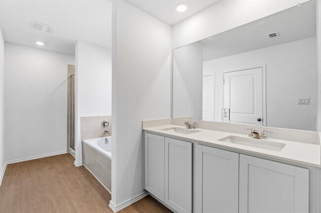 Building Photo - 1448 Boggy Crk Rnch Rd