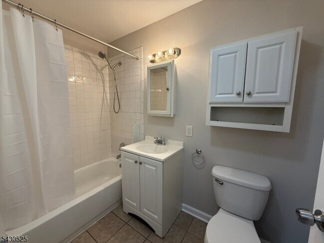Building Photo - 39 Glenridge Ave