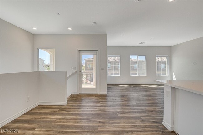 Building Photo - 206 Callen Falls Ave