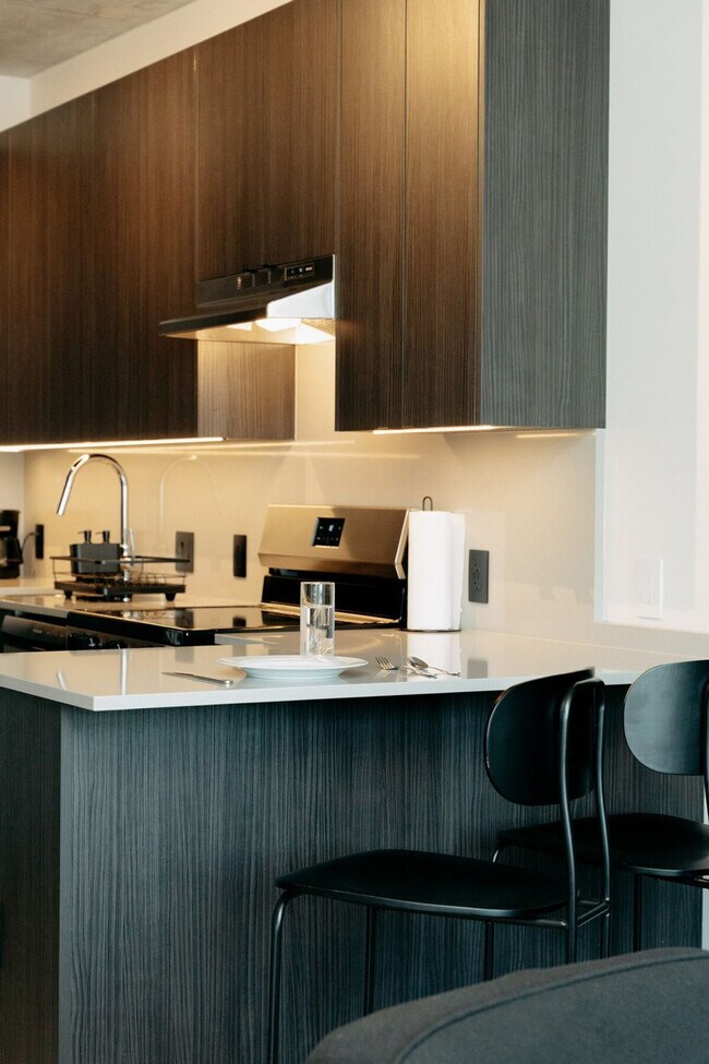 Building Photo - 755 S Clark St