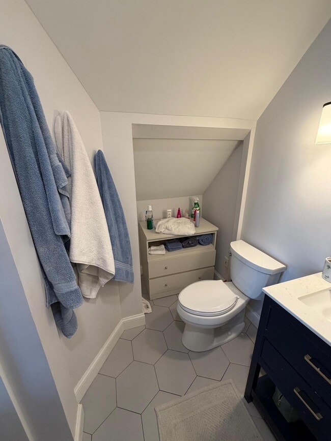 Building Photo - 1396 Fairview Ave