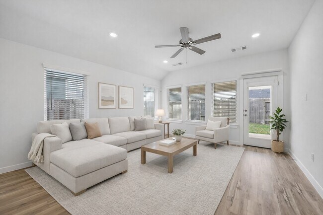 Building Photo - 17027 Lilac Paxton Ln