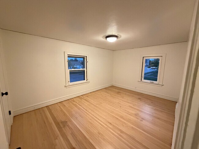 Building Photo - 1301-1303 Hammond Ave