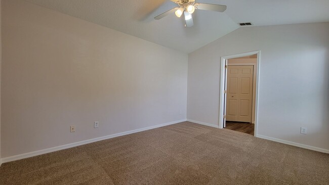 Building Photo - Remodeled 4 Bedroom 2 Bath Home