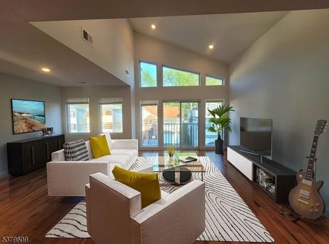 Primary Photo - 129 Brookdale Ave