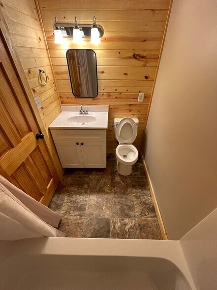 Building Photo - 2886 Harrisburg Rd