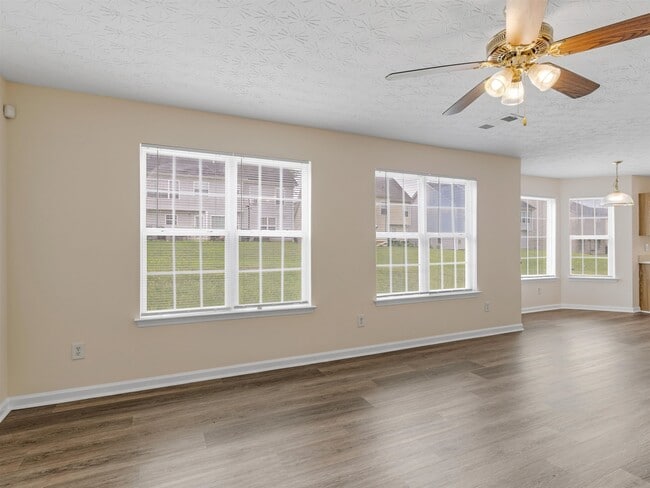 Building Photo - 310 Sarasota Ln