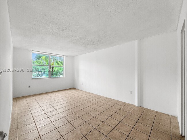 Building Photo - 1800 Sans Souci Blvd
