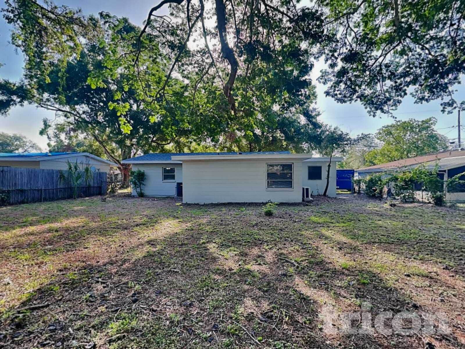 Building Photo - 10916 N 14th St