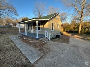 Building Photo - 3 Bed 2 Bath Home