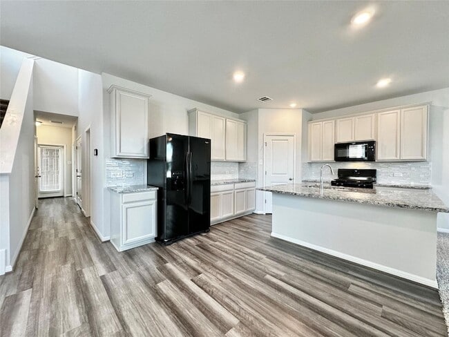 Building Photo - 5701 Pleasanton Pkwy