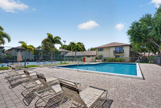 Building Photo - 3951 NE 17th Ave