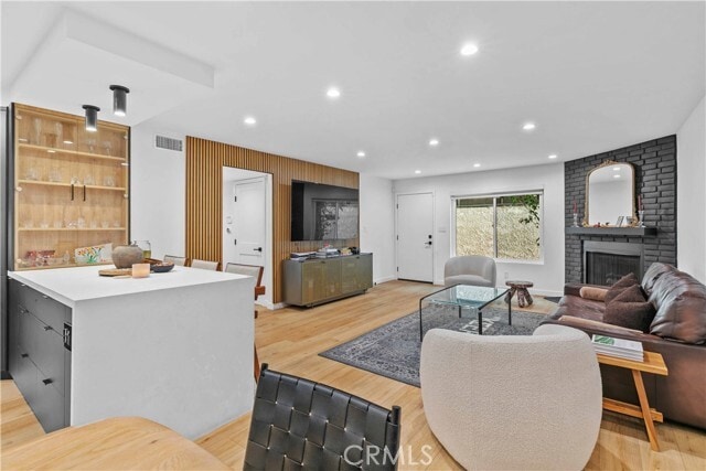 Building Photo - 635 E Magnolia Blvd