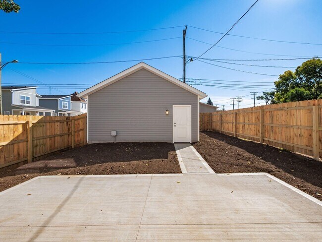 Building Photo - 130 N Guilford Ave