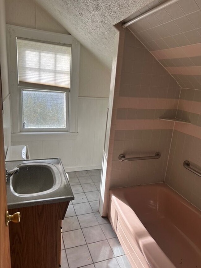 Building Photo - 25 Meech Park