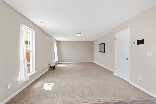 Building Photo - 230 Rosewood Ln