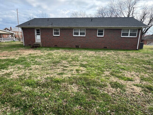 Building Photo - 3 Bedroom Home in Murray