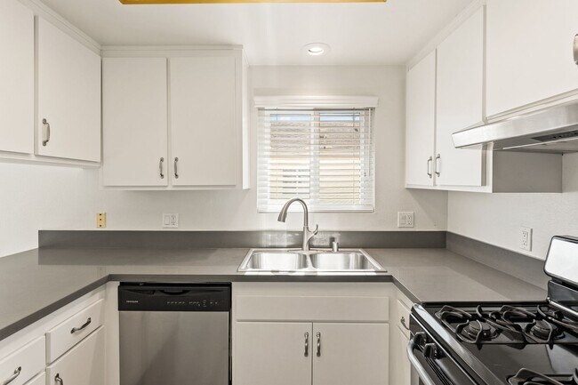 Building Photo - 17972 Baron Cir