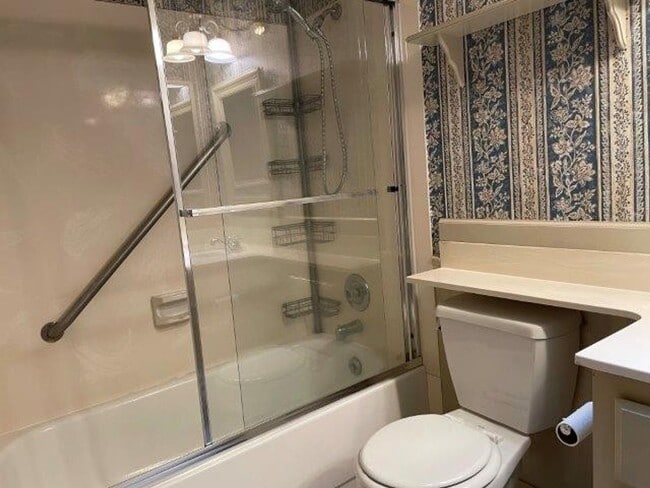 Building Photo - Spacious 3 bedroom home for rent