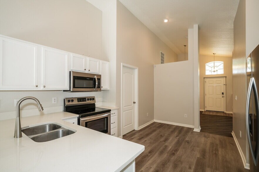 Building Photo - 6410 Buckhead Ct