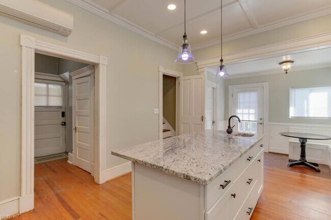 Building Photo - 1051 Naval Ave