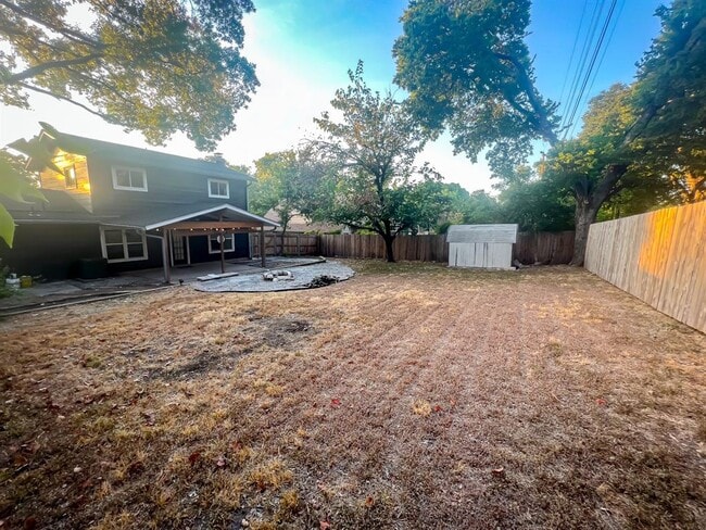 Building Photo - 8519 Shenandoah Dr