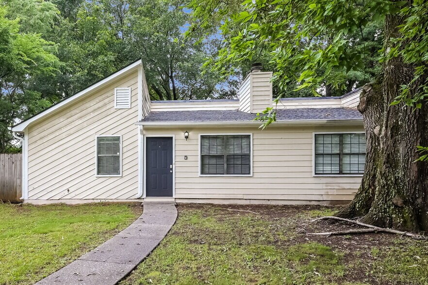 Primary Photo - 5009 Hawthorne Ct