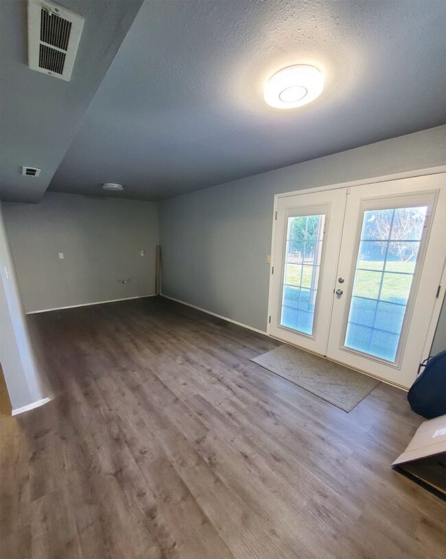 Building Photo - Beautifully Remodeled Split-Entry Home on ...