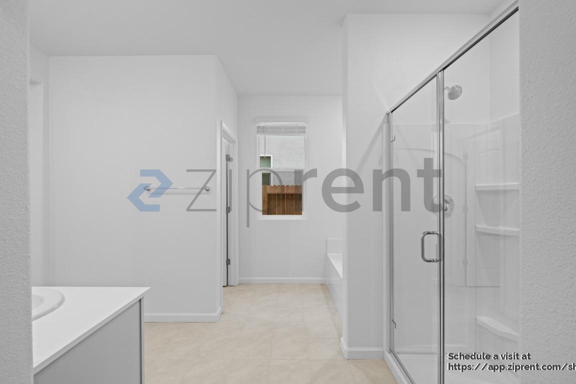 Building Photo - 2494 Zellerbach St