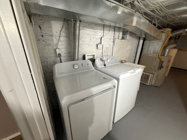 Building Photo - Two Bedroom House In Baltimore City