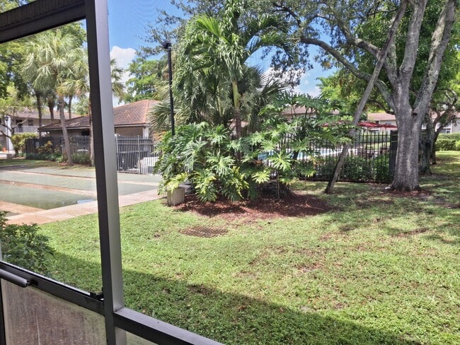 Building Photo - 8770 Royal Palm Blvd