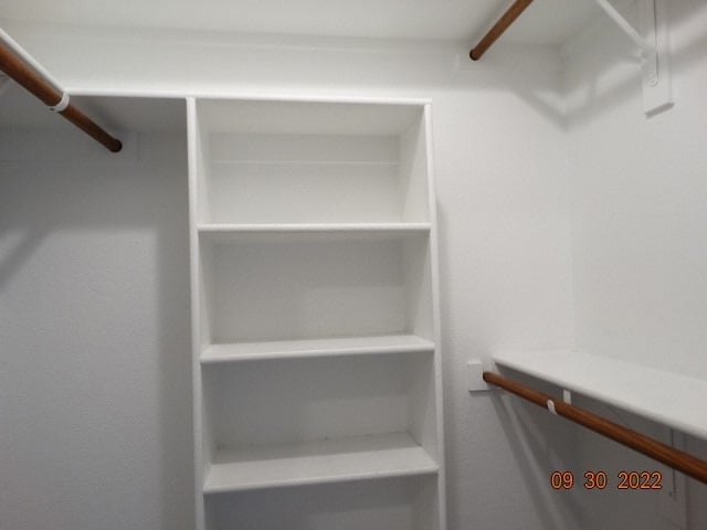 Building Photo - 9975 Red Cedar Dr