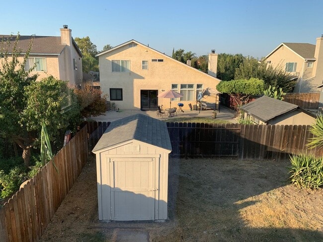 Building Photo - Full remodeled 4 bedroom 3 Bathroom home