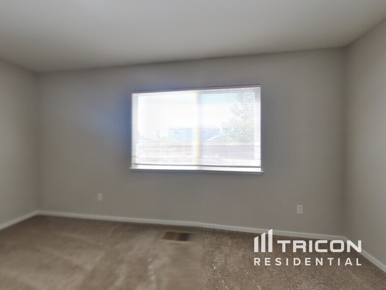 Building Photo - 18196 Almondleaf Ct