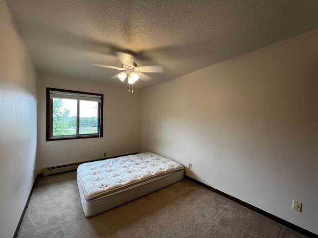 Building Photo - $1,050 | 2 Bedroom, 1 Bathroom Apartment | No Pets | Available for August 10th, 2026 Move In!