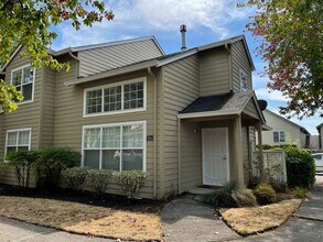 Building Photo - Beautiful and Well Maintained 2 Bed and 2....