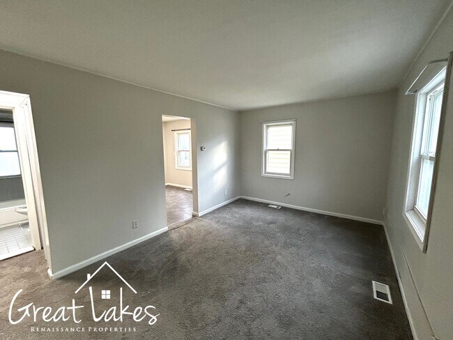 Building Photo - Lovely 2 Bedroom 1 Bathroom now available for rent