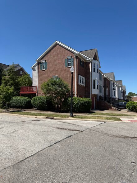 Building Photo - 8148 Chester Pky