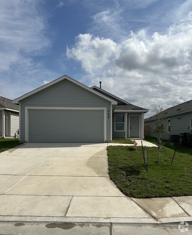 Building Photo - 114 Kayden Ct