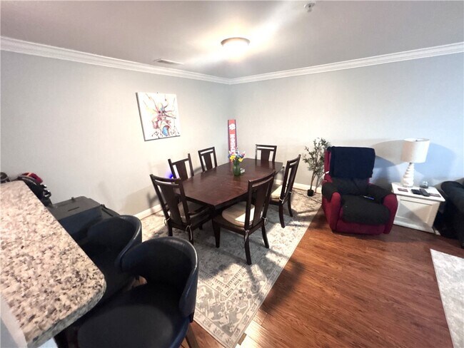 Building Photo - 833 Old Greenville Hwy