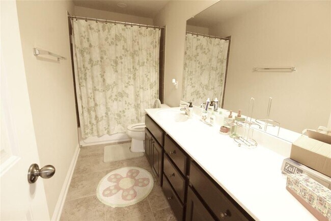 Building Photo - 610 Spanish Mustang Dr