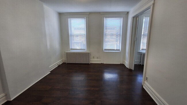 Building Photo - 117 57th St