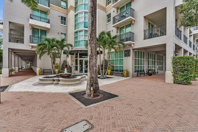 Building Photo - 600 S Dixie Hwy