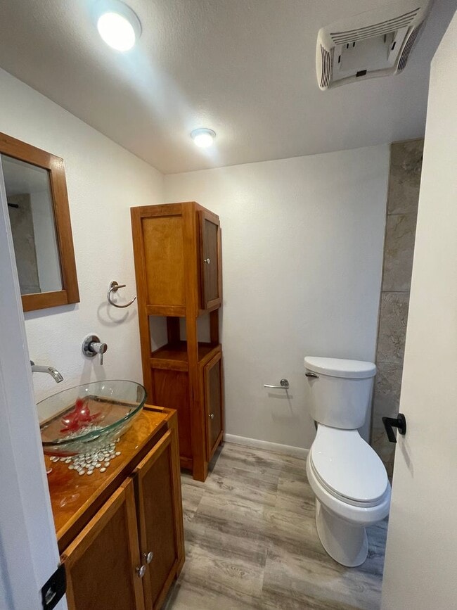 Building Photo - 2 Bed / 2 Bath in Clairemont