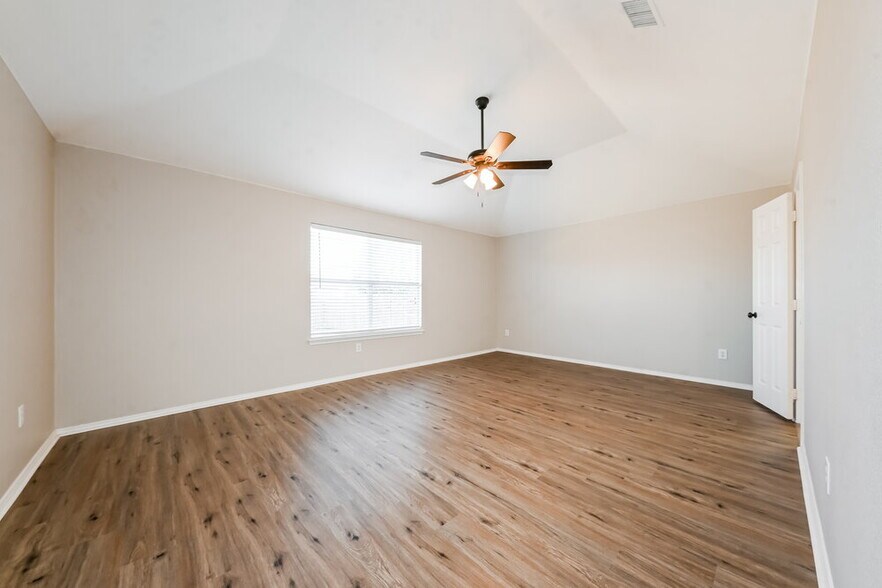 Building Photo - 908 Matthew Ln