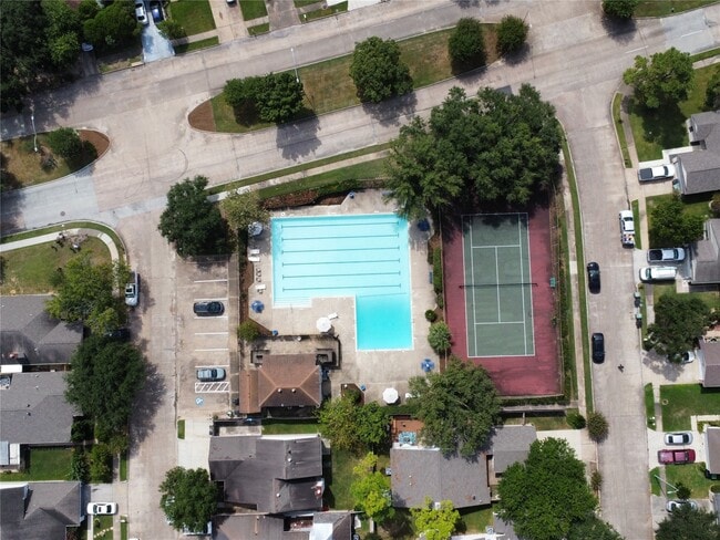 Building Photo - 3413 Benfield Dr