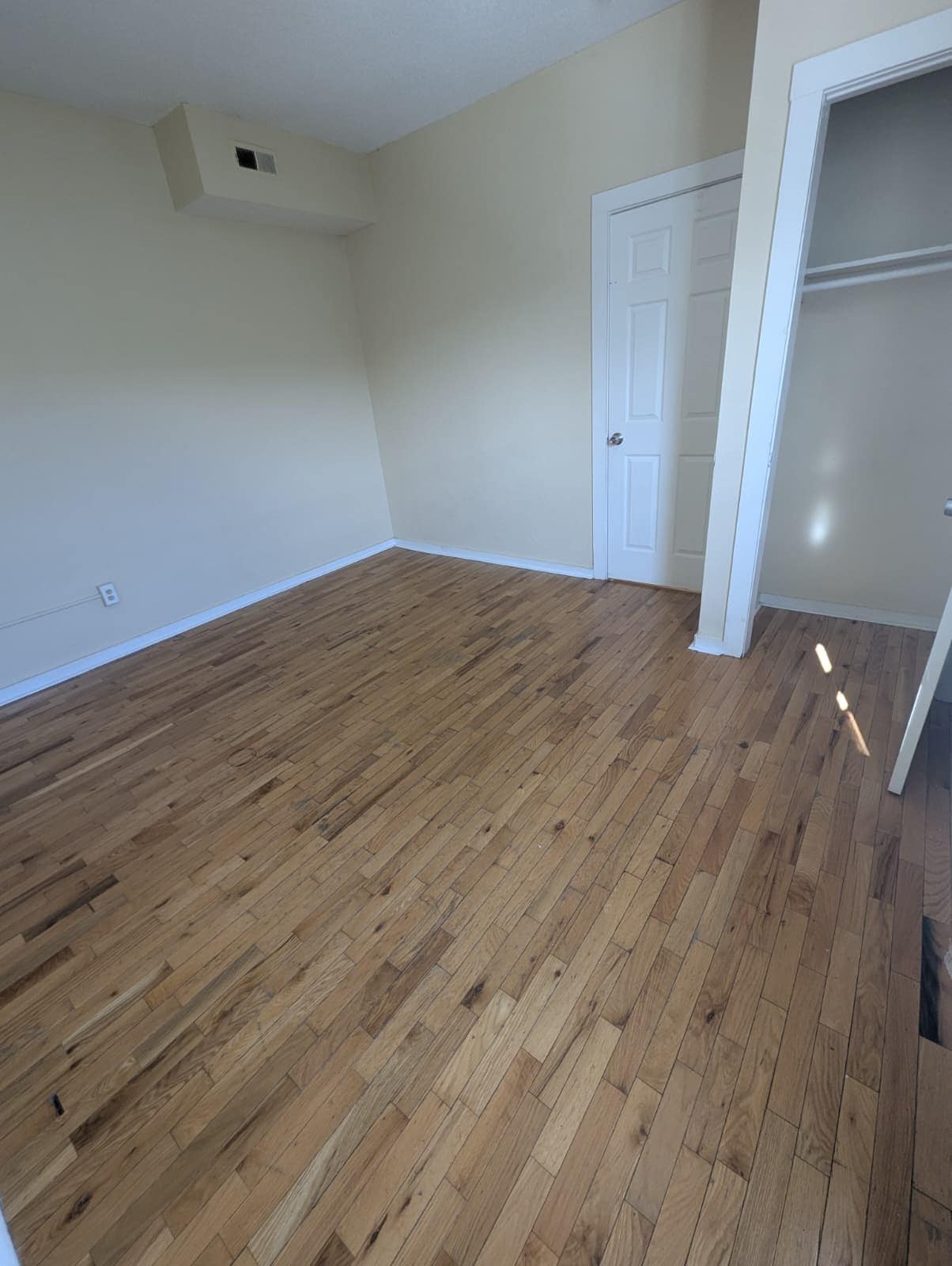 Building Photo - 33 Dickerman St