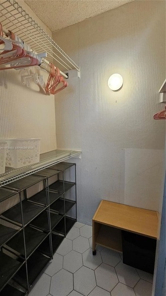 Building Photo - 1980 S Ocean Dr