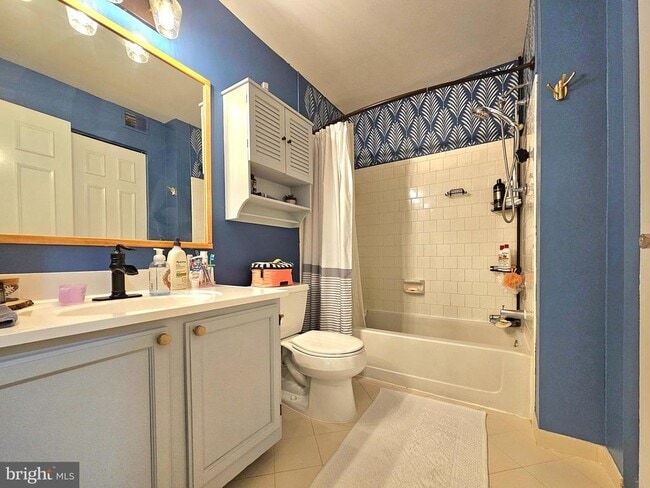 Building Photo - 7758 New Providence Dr