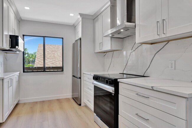 Building Photo - 501 Seafarer Cir